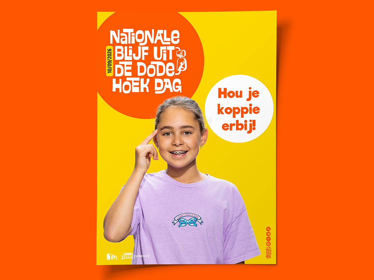Voorbeeld van de A2 poster met een meisje voor de Dode Hoek Dag 2026